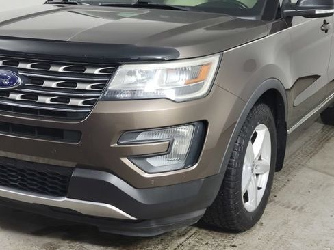 Used 2016 Ford Explorer XLT w/ Equipment Group 202A AWD/4WD image 9