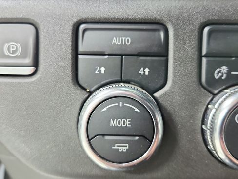 Used 2024 GMC Sierra 1500 SLE AWD/4WD image 27