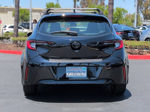 Used 2025 Toyota Corolla SE w/ SE Package FWD image 9
