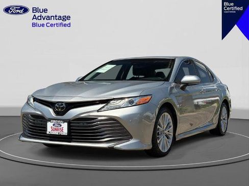 Used 2018 Toyota Camry XLE FWD image 1