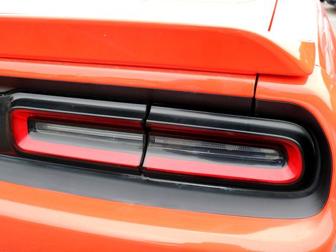 Used 2020 Dodge Challenger R/T image 9