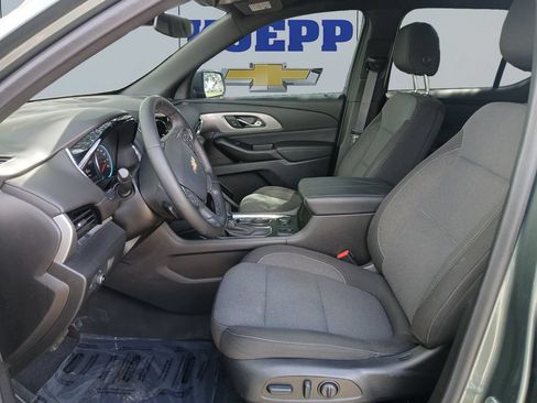 Used 2023 Chevrolet Traverse LT FWD image 10