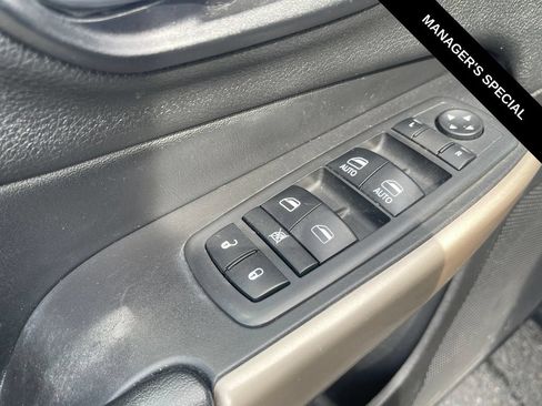 Used 2018 Jeep Cherokee Limited AWD/4WD image 15