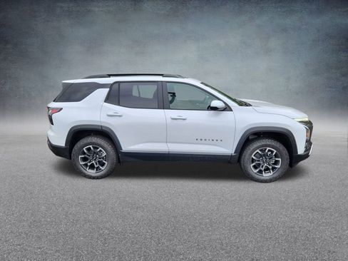 New 2026 Chevrolet Equinox ACTIV image 3