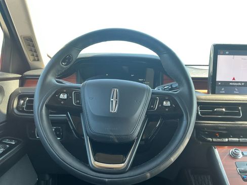 Used 2024 Lincoln Aviator Reserve w/ Elements Package Plus AWD/4WD image 12