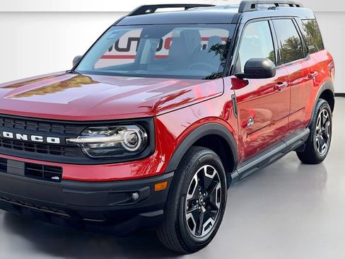 Used 2024 Ford Bronco Sport Outer Banks w/ Tech Package AWD/4WD image 3