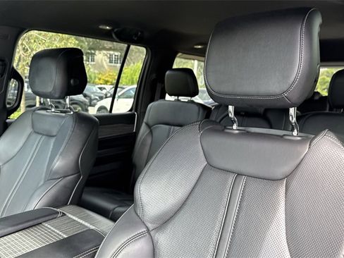 Used 2023 Jeep Wagoneer Series II image 43