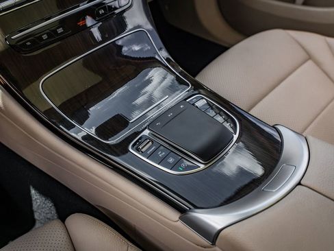 Used 2022 Mercedes-Benz GLC 300 image 29