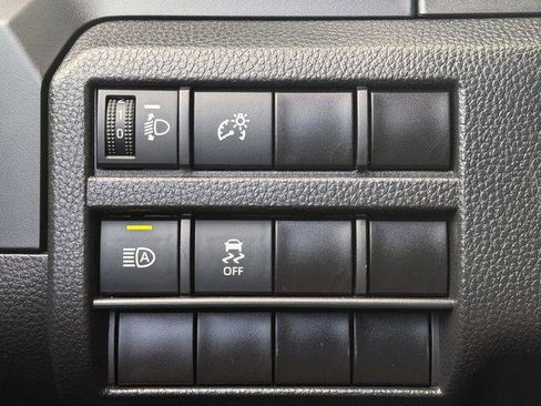 Certified 2024 Toyota Tacoma SR AWD/4WD image 18