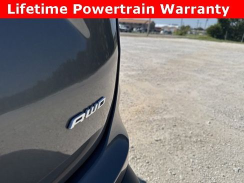 Used 2022 Ford Edge SEL image 10