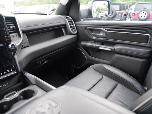 Used 2023 RAM 1500 Laramie AWD/4WD image 13