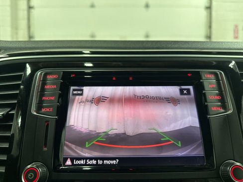 Used 2019 Volkswagen Beetle 2.0T SE image 25