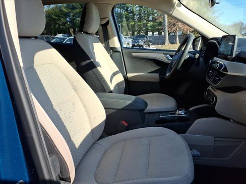 Used 2020 Ford Escape SE image 9