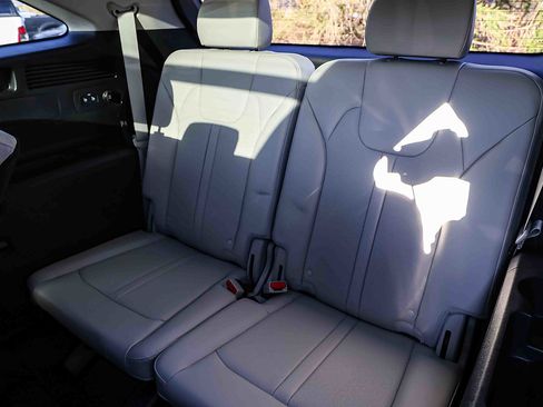 Certified 2023 Kia Sorento S w/ Panoramic Sunroof Package image 22