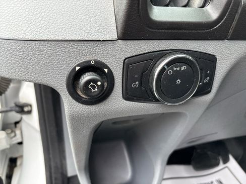Used 2019 Ford Transit 250 130 Low Roof w/ Exterior Upgrade Package RWD image 16