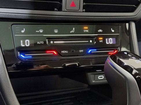 New 2026 Volkswagen Jetta SE FWD image 17