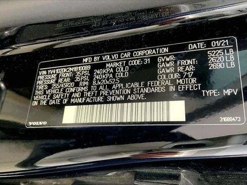 Used 2021 Volvo XC60 T5 Momentum w/ Protection Package Premier FWD image 8