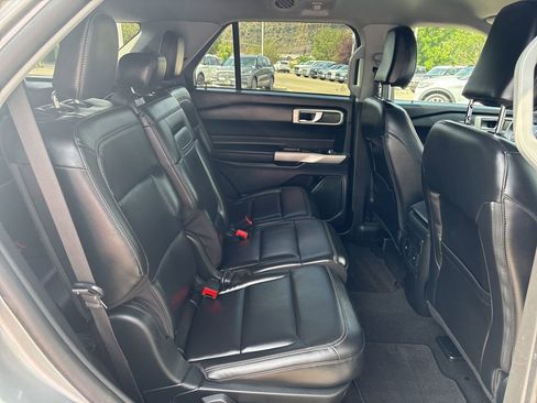 Used 2023 Ford Explorer XLT w/ Equipment Group 202A image 14