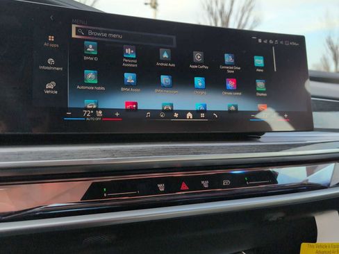 New 2026 BMW 750e xDrive w/ Premium Package image 27