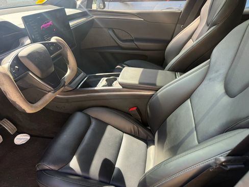 Used 2022 Tesla Model X image 6