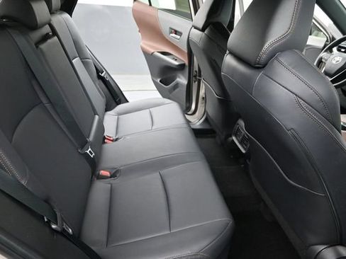 Used 2023 Toyota Venza XLE AWD/4WD image 19