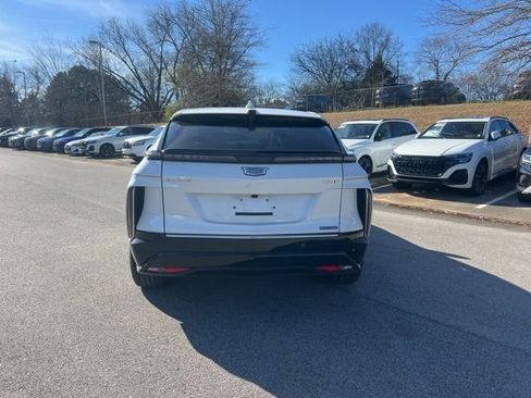 Used 2024 Cadillac Lyriq Luxury image 6