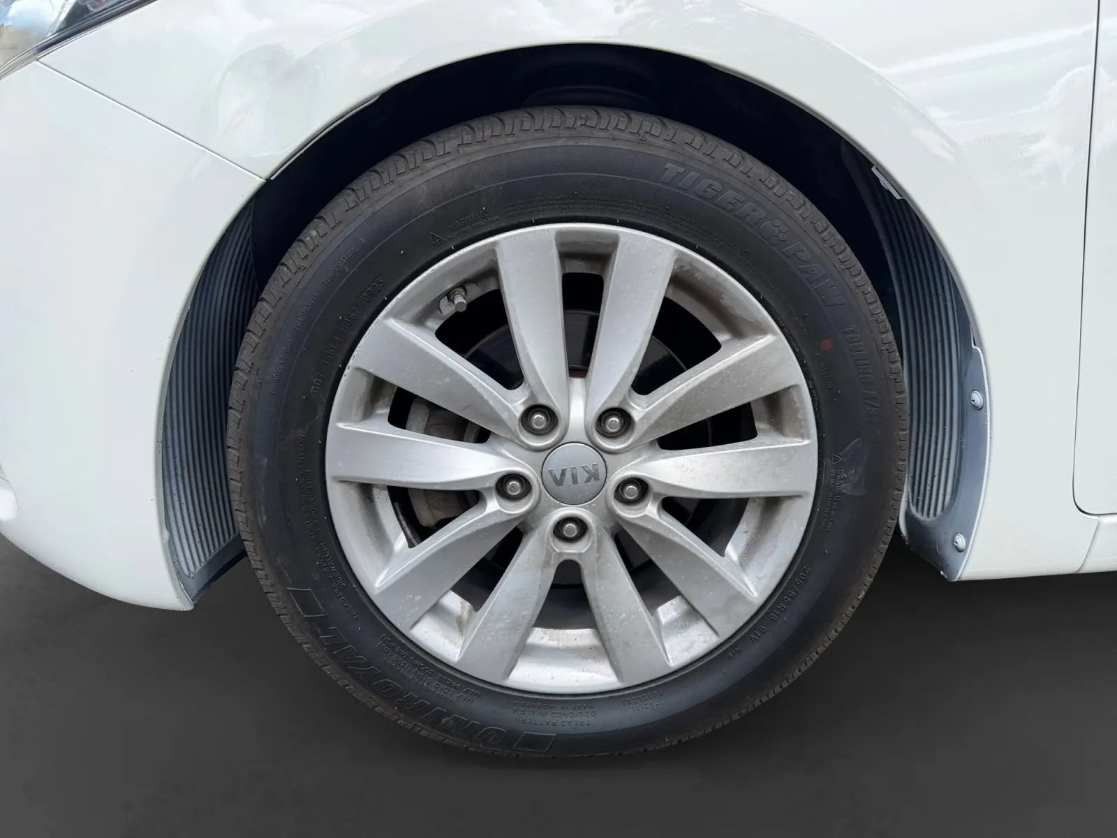 Used 2015 Kia Forte EX FWD image 9