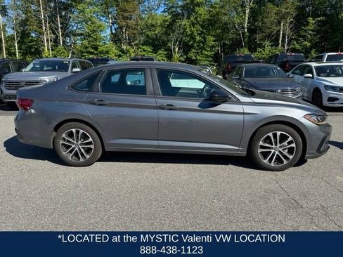Used 2025 Volkswagen Jetta Sport FWD image 4