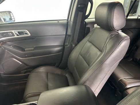 Used 2015 Ford Explorer Limited w/ Equipment Group 302A AWD/4WD image 30