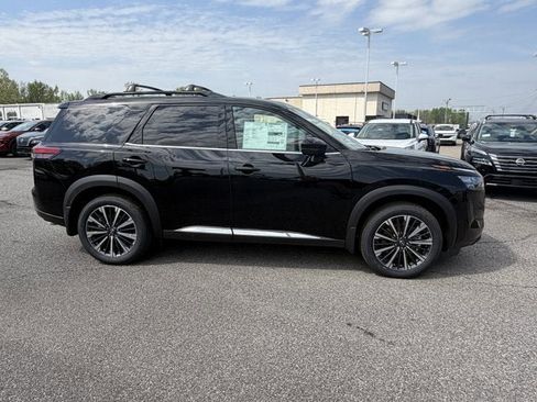 New 2026 Nissan Pathfinder Platinum AWD/4WD image 4