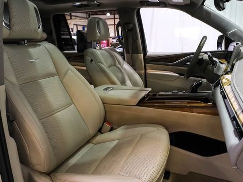 Used 2021 Cadillac Escalade ESV Sport Platinum RWD image 34