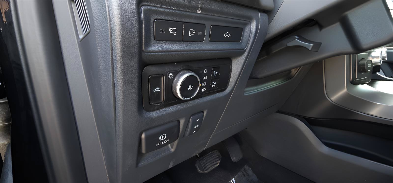 Used 2023 Ford F150 Lariat w/ Trailer Tow Package RWD image 16