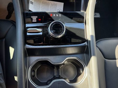 New 2025 Jeep Grand Cherokee L Limited w/ Luxury Tech Group II image 28