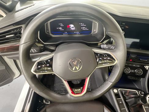 Used 2022 Volkswagen Jetta GLI Autobahn FWD image 11