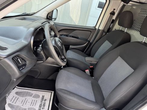 Used 2016 RAM ProMaster City Tradesman FWD image 8