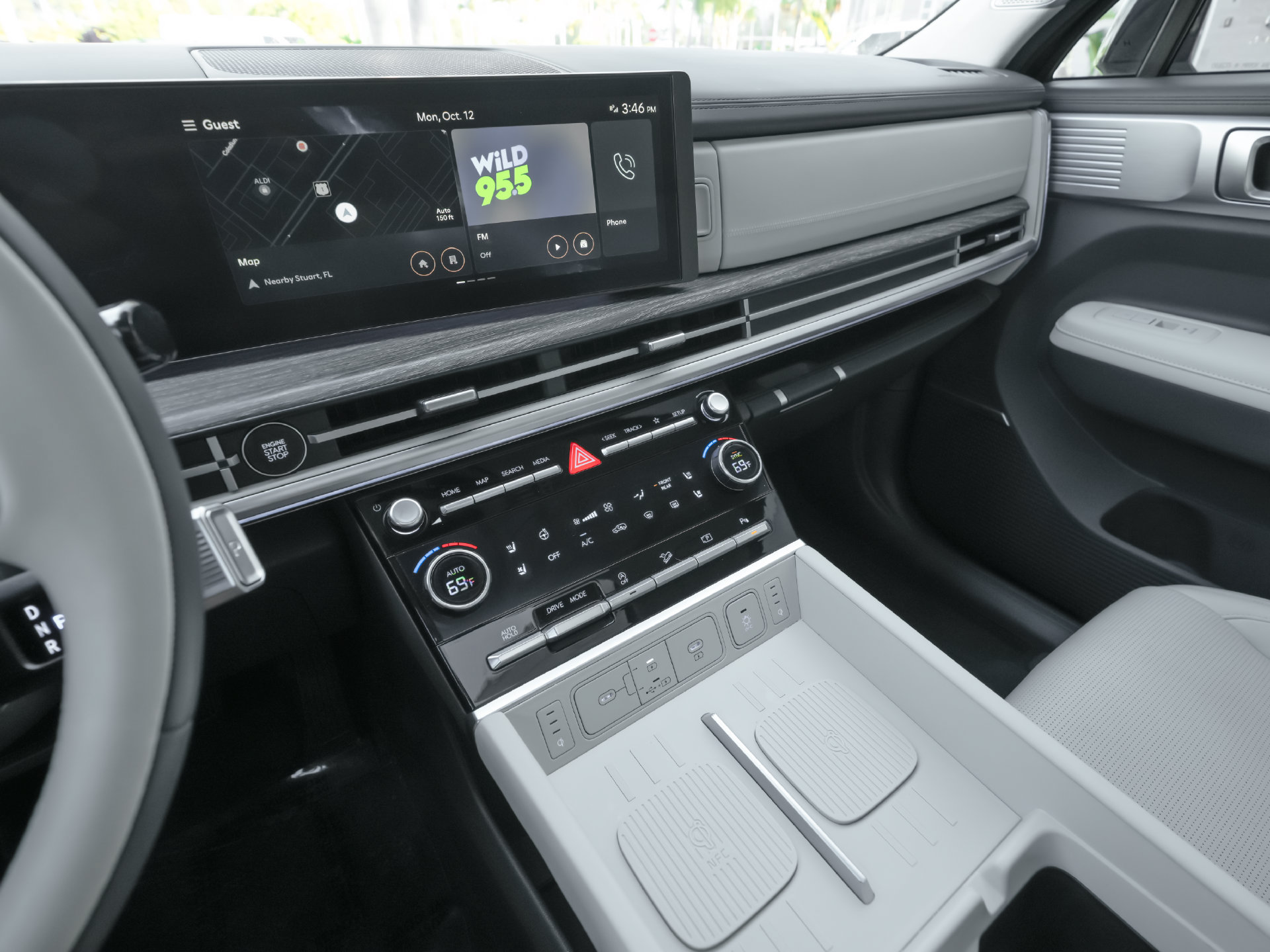 Used 2024 Hyundai Santa Fe Calligraphy FWD image 12