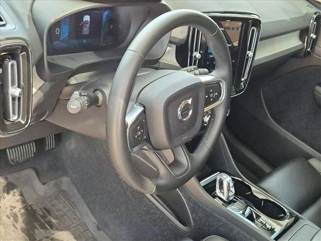 Used 2023 Volvo XC40 B5 Plus w/ Driver Assist Package AWD/4WD image 10