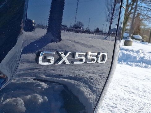 Used 2025 Lexus GX 550 image 7
