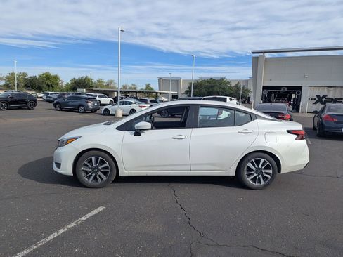 Certified 2025 Nissan Versa SV FWD image 3