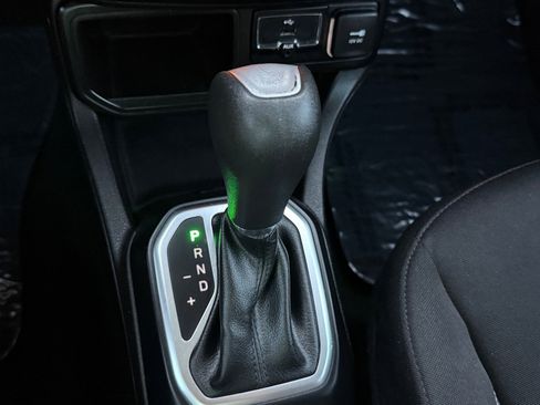 Used 2021 Jeep Renegade Sport image 31