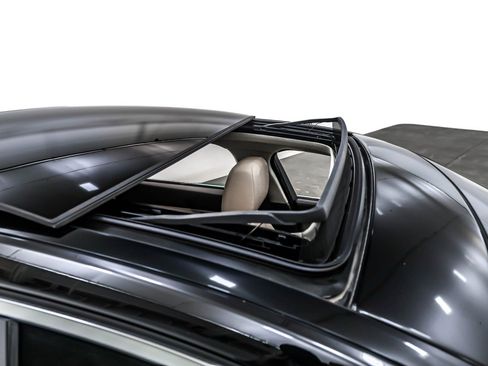 Used 2020 Jaguar XF Prestige image 21