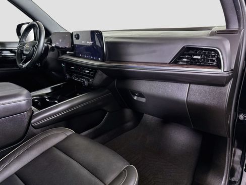 Used 2025 Chevrolet Tahoe Premier RWD image 30
