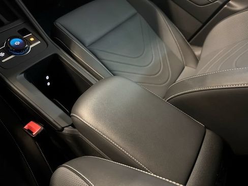 Certified 2025 Volkswagen Tiguan SE AWD/4WD image 23