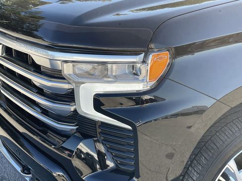 Certified 2025 Chevrolet Silverado 1500 High Country image 9