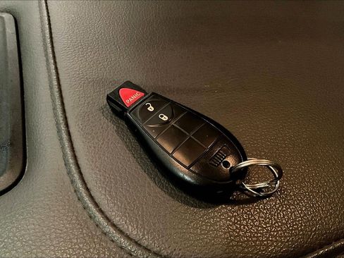 Used 2017 RAM 1500 Classic SLT image 33