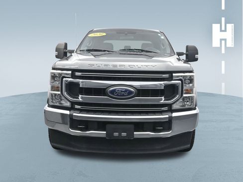 Used 2020 Ford F250 XLT image 2