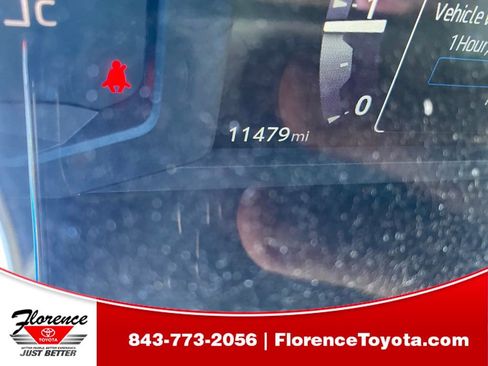 Used 2024 Toyota Tacoma SR5 w/ SR5 Upgrade Package AWD/4WD image 5