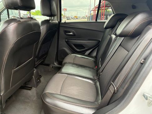 Used 2019 Chevrolet Trax LT w/ LT Convenience Package AWD/4WD image 29