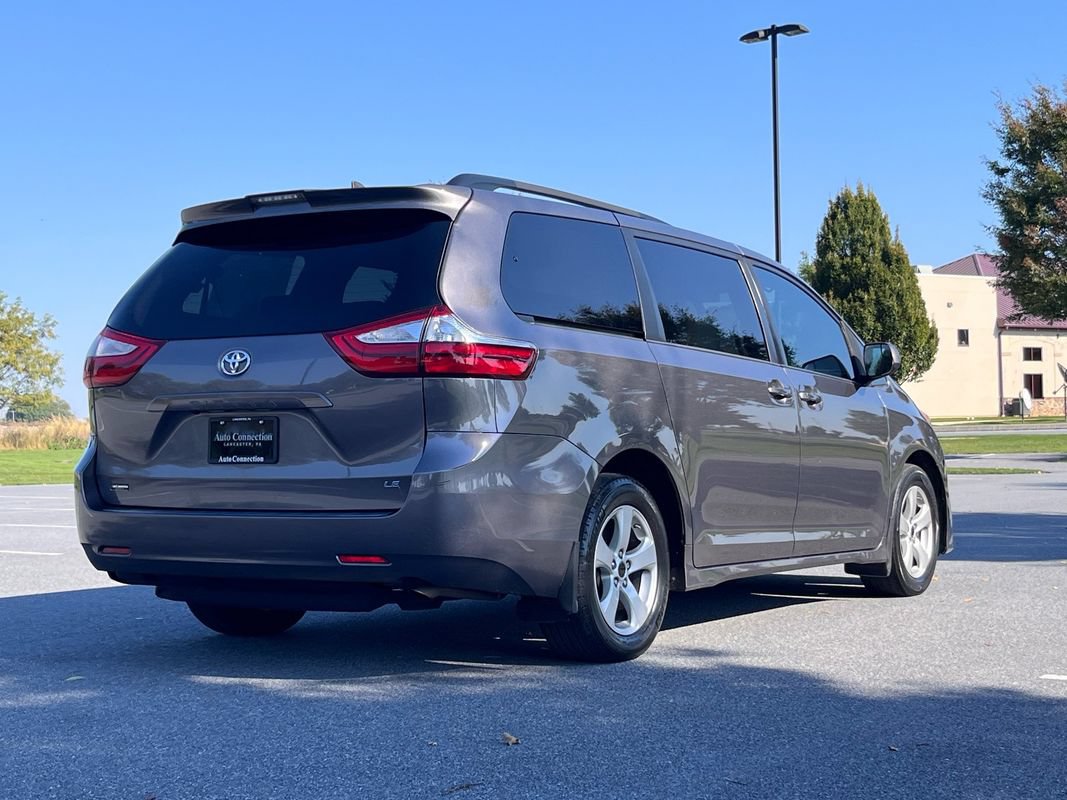 Used 2019 Toyota Sienna LE FWD image 8