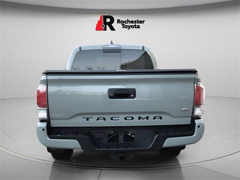 Used 2022 Toyota Tacoma TRD Off-Road w/ Technology Package image 7